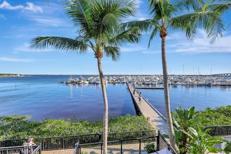 275 NW Flagler Avenue Stuart FL 34994