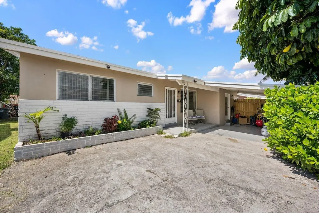 313 Sw 7th Street Hallandale Beach FL 33009