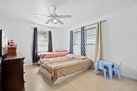 313 Sw 7th Street Hallandale Beach FL 33009