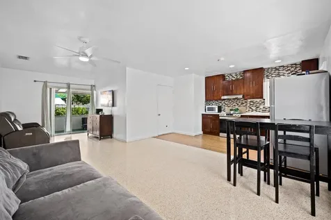 313 Sw 7th Street Hallandale Beach FL 33009