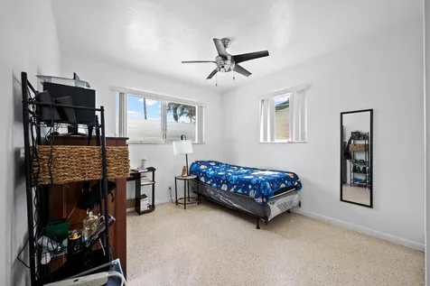 313 Sw 7th Street Hallandale Beach FL 33009