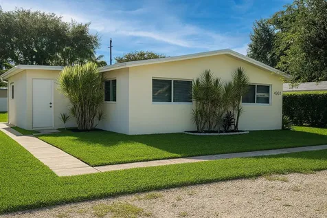 4961 SW 28th Terrace Dania Beach FL 33004