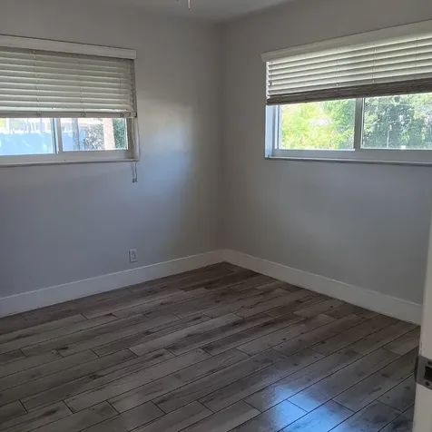 4961 SW 28th Terrace Dania Beach FL 33004