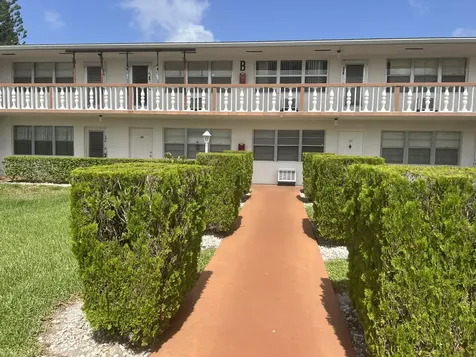 41 Cambridge B West Palm Beach FL 33417