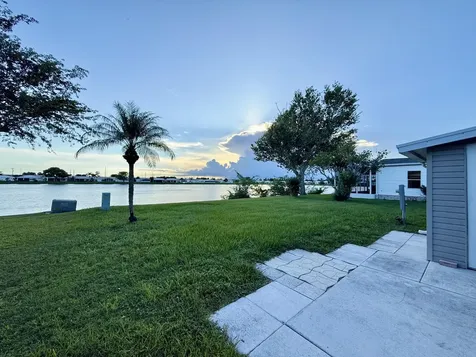 6563 Yedra Avenue Fort Pierce FL 34951