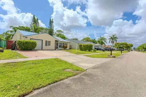 5018 E Canal Circle Lake Worth FL 33467