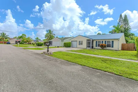 5018 E Canal Circle Lake Worth FL 33467