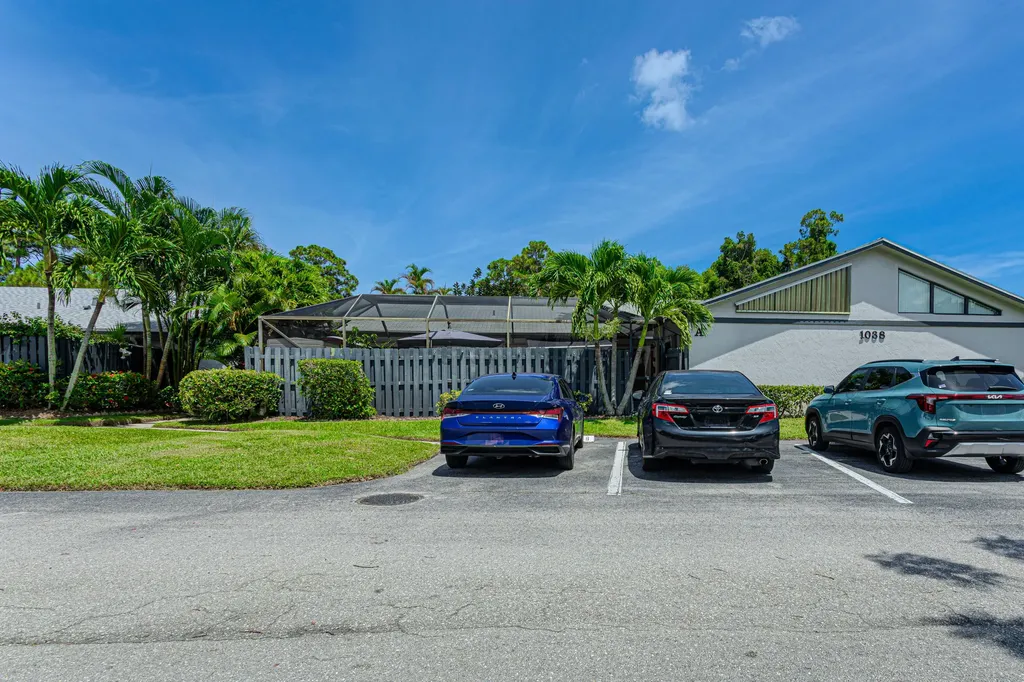 1038 Summit Trail Circle West Palm Beach FL 33415