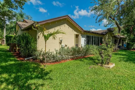 115 Ramblewood Circle Royal Palm Beach FL 33411