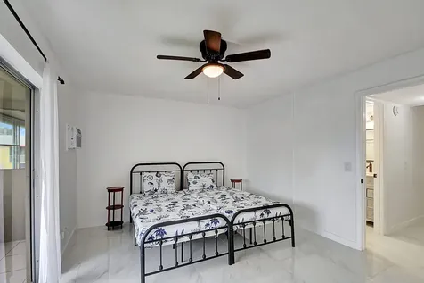 326 Camden N West Palm Beach FL 33417