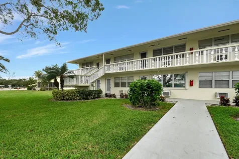 326 Camden N West Palm Beach FL 33417