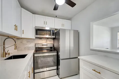 326 Camden N West Palm Beach FL 33417
