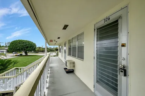 326 Camden N West Palm Beach FL 33417