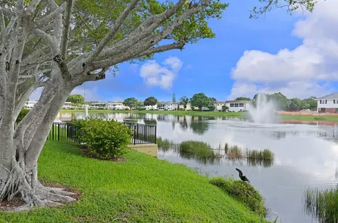 326 Camden N West Palm Beach FL 33417