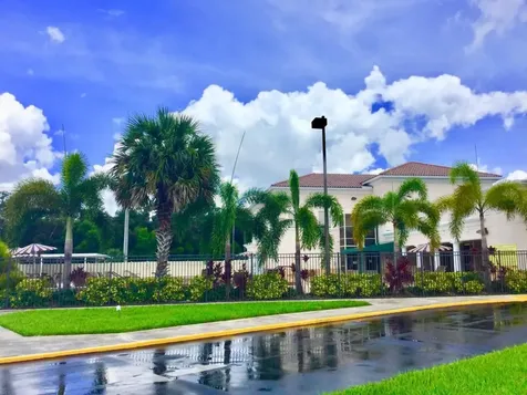 326 Camden N West Palm Beach FL 33417