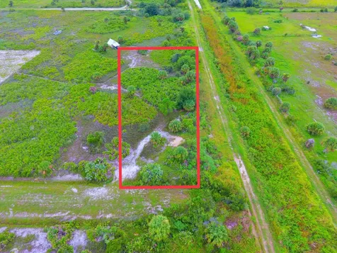 21594 NW 282nd Street Okeechobee FL 34972