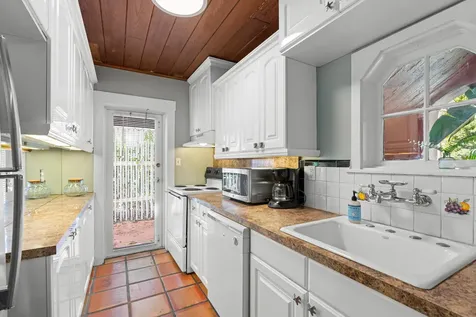 102 SE 7th Avenue Delray Beach FL 33483