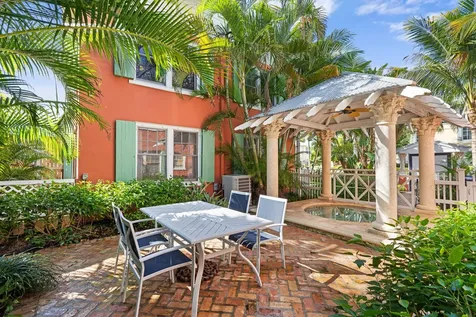 102 SE 7th Avenue Delray Beach FL 33483