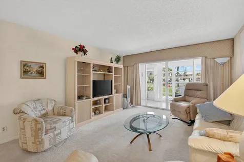 13761 Flora Place Delray Beach FL 33484