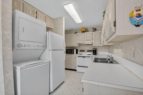 13761 Flora Place Delray Beach FL 33484