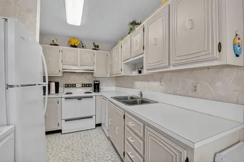 13761 Flora Place Delray Beach FL 33484