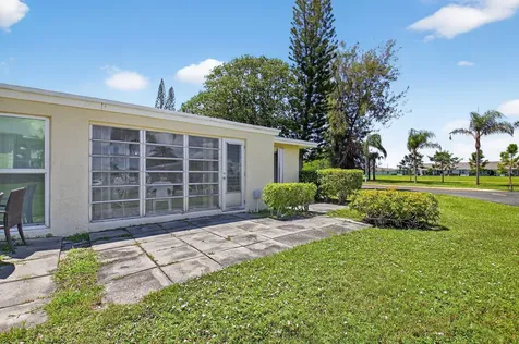 13761 Flora Place Delray Beach FL 33484