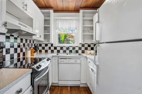 102 SE 7th Avenue Delray Beach FL 33483