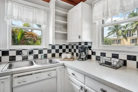 102 SE 7th Avenue Delray Beach FL 33483