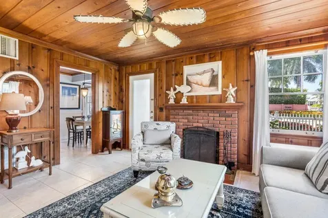 102 SE 7th Avenue Delray Beach FL 33483