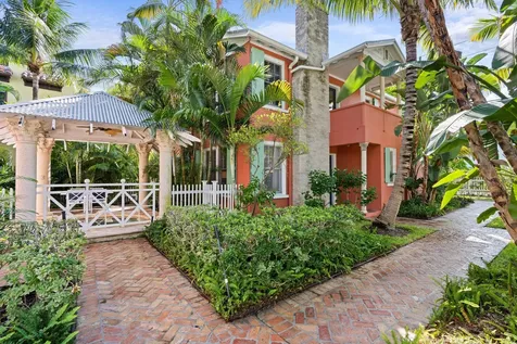 102 SE 7th Avenue Delray Beach FL 33483