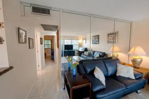 360 Grantham E Deerfield Beach FL 33442