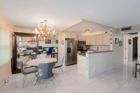 360 Grantham E Deerfield Beach FL 33442
