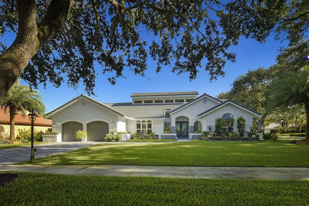 2155 Rabbit Hollowe Circle Delray Beach FL 33445