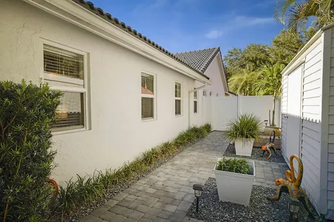 2155 Rabbit Hollowe Circle Delray Beach FL 33445