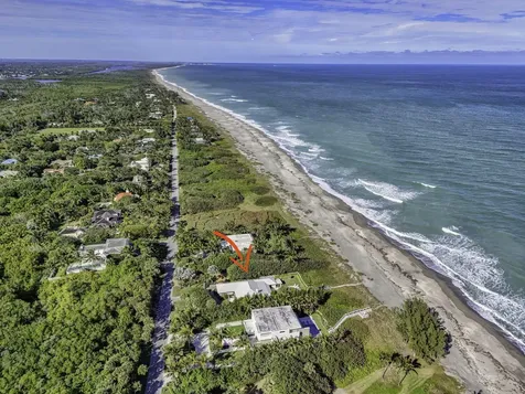 77 N Beach Road Jupiter Island FL 33455