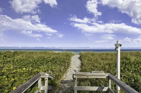 77 N Beach Road Jupiter Island FL 33455