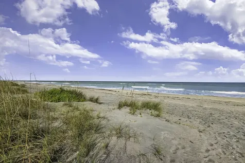 77 N Beach Road Jupiter Island FL 33455