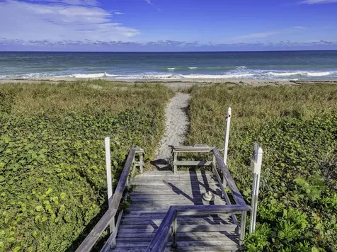 77 N Beach Road Jupiter Island FL 33455