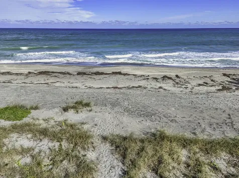 77 N Beach Road Jupiter Island FL 33455