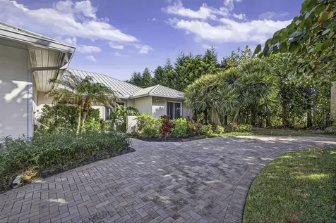 77 N Beach Road Jupiter Island FL 33455