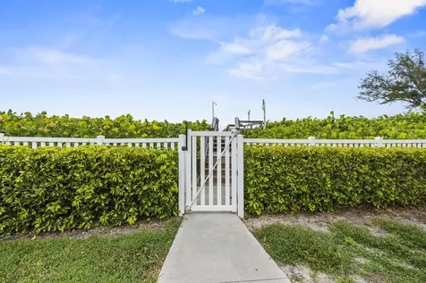 77 N Beach Road Jupiter Island FL 33455