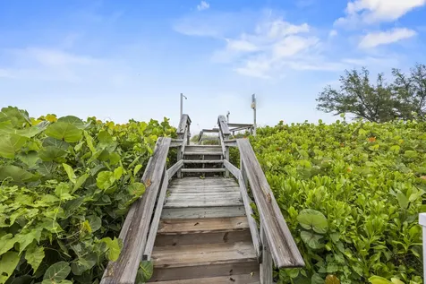 77 N Beach Road Jupiter Island FL 33455