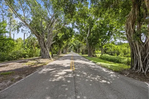 77 N Beach Road Jupiter Island FL 33455