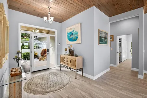 77 N Beach Road Jupiter Island FL 33455