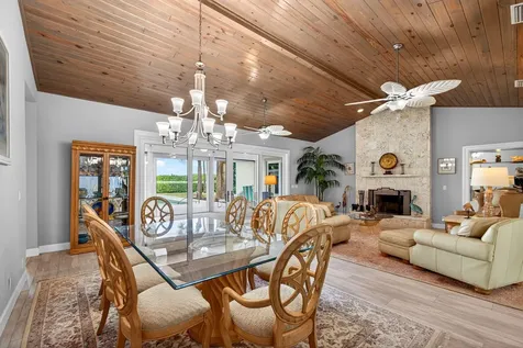 77 N Beach Road Jupiter Island FL 33455