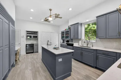 77 N Beach Road Jupiter Island FL 33455