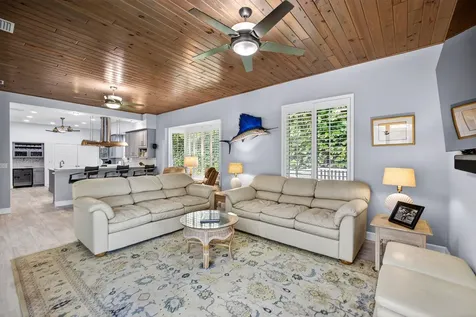 77 N Beach Road Jupiter Island FL 33455