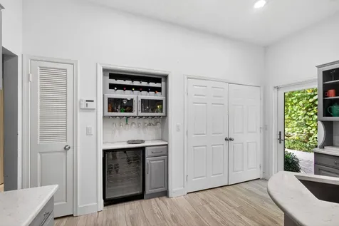 77 N Beach Road Jupiter Island FL 33455