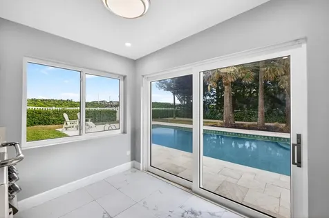77 N Beach Road Jupiter Island FL 33455