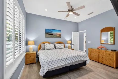 77 N Beach Road Jupiter Island FL 33455